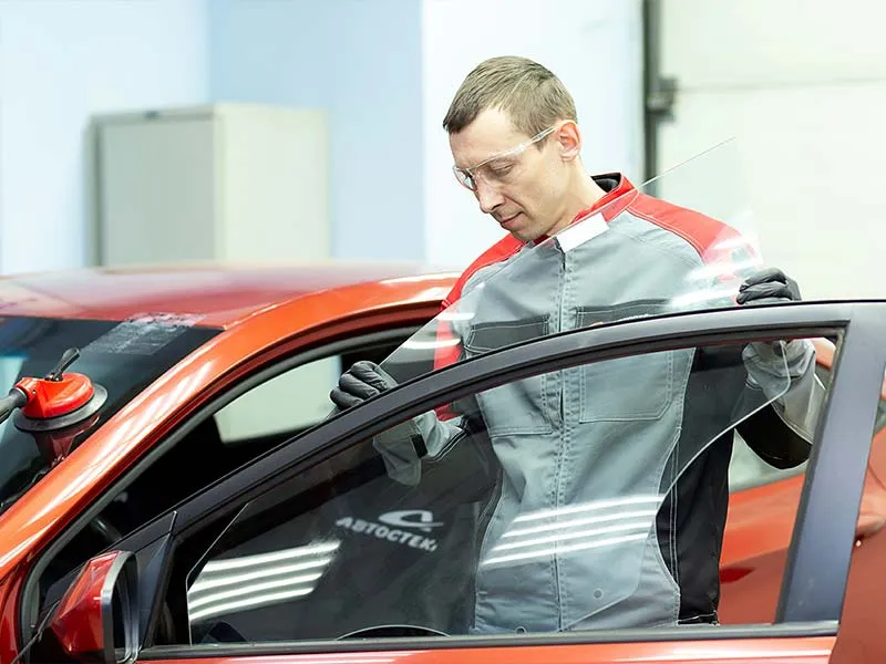 Замена бокового автостекла